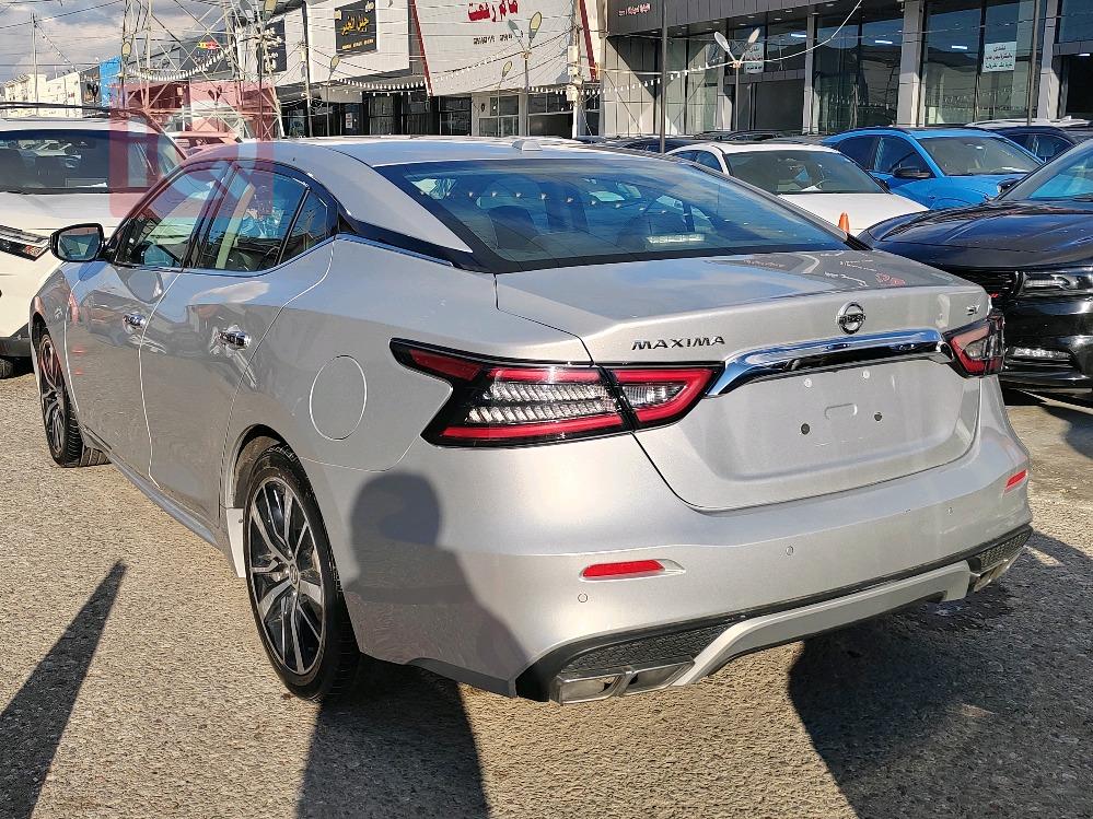 Nissan Maxima